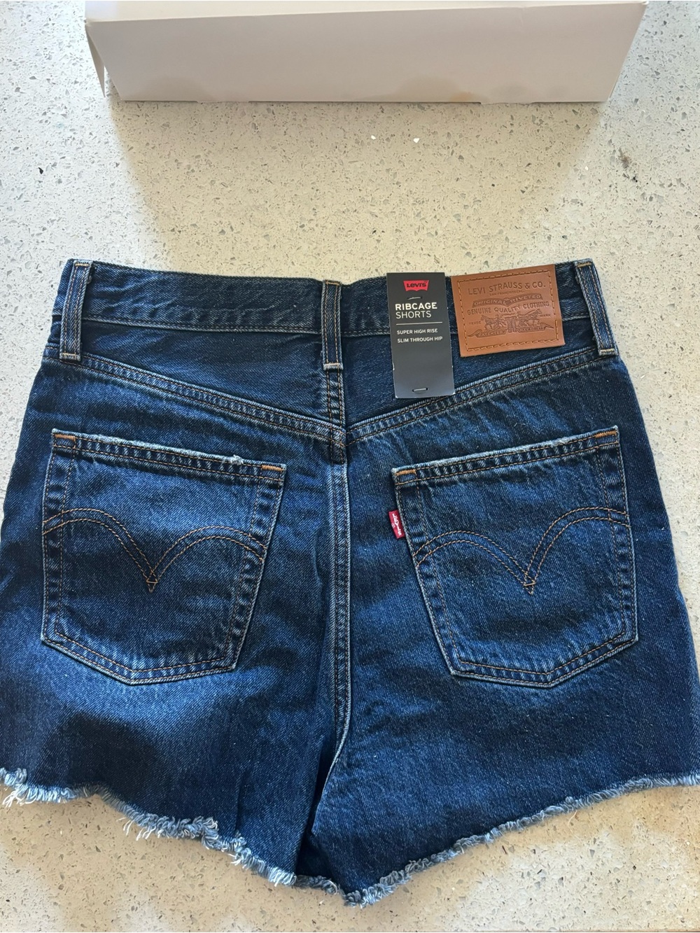 Levi's Ribcage Jean Shorts - Picture 2 of 3